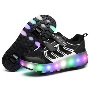 Chaussures de <span class=keywords><strong>patin</strong></span> à roulettes lumineuses à LED de <span class=keywords><strong>taille</strong></span> 27-43 pour enfants et adultes Chaussures de sport à double roue de charge - Product Image 4