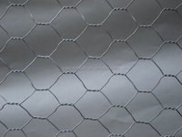 Grillage hexagonal en fil de fer galvanisé avec pliage pour enclos animaux et marquage de limites