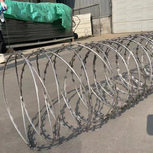 Alambre de Púas Galvanizado por Inmersión en Caliente de Fábrica, Rollo de Alambre de Acero Recubierto de PVC para Cercas y Protección - Product Image 2