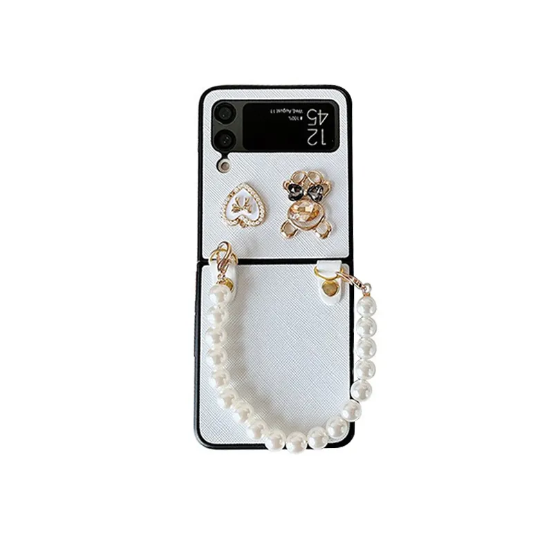 כיסוי לטלפון דמוי עור בצורת לב יצירתי ריינסטון דוב פנינת שרשרת יד לסמסונג גלקסי zflip5 zflip4 zflip3