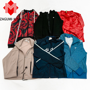Abbigliamento Invernale da <span class=keywords><strong>Donna</strong></span> all'Ingrosso, <span class=keywords><strong>Vestiti</strong></span> di Seconda Mano di Marca, Balle di Abbigliamento Usato Misto di Marca - Product Image 4