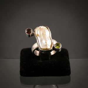 Anillo de Plata Art Palace para Mujer con Perlas, Granates y Peridotos, Diseño Geométrico, Ideal para Ocasiones Hindúes - Product Image 3