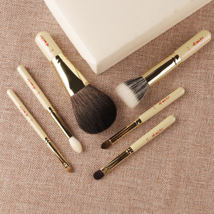Cangzhou Makeup Brush Set 7Pcs Animal Hair Wooden Handle Natural Hair For Blush Highlighter Eyeshadow <b>Blending</b> Detail - Product Image 1