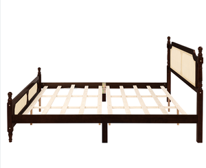 Lit en bois de pin massif avec tête et pied de lit en rotin, avec plateforme de lit central renforcée - Product Image 4