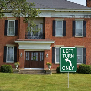Yüksek Görünürlüklü Yansıtıcı Sadece Sol Dönüş İşareti - Yollar ve Kavşaklar için Ağır Hizmet Tipi Alüminyum Trafik Levhası - Product Image 1