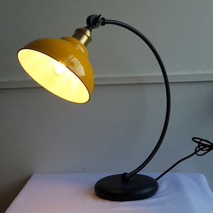 Đèn bàn <span class=keywords><strong>LED</strong></span> hiện đại với bóng kim loại đầy màu sắc đơn giản là nguồn điện xoay chiều hiện đại để đọc bất kỳ phòng nào - Product Image 3