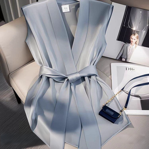 Vestido de Gasa sin Mangas Color Vino Tinto, Estilo Francés Elegante y Sofisticado, Diseño Exclusivo de Alta Gama, con Cinturón Anudado, para Primavera - Product Image 4