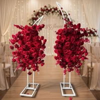 Susunan Bunga Mawar Sutra Buatan Tangan IFG 120x55cm, Latar Belakang Bunga Artifisial Merah Romantis untuk Hari Pernikahan dan Hari Valentine
