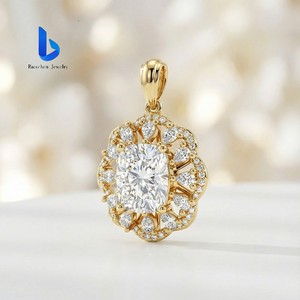 Colar com Pingente Solitário Personalizado em Ouro 10K 14K 18K com Diamante Cultivado em Laboratório Certificado IGI VVS para Mulheres - Product Image 1