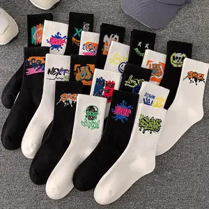 Calcetines deportivos unisex de algodón de tubo largo de secado rápido informales asimétricos nacionales de color a la moda al por mayor con logotipo personalizado