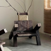 Fauteuil en bois massif durable de style Wabi Sabi avec un design en forme de réservoir pour salon, villa, hôtel et usage extérieur