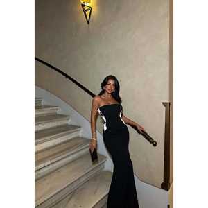 Robe de mariée longue noire avec un élégant détail en nœud - Product Image 6