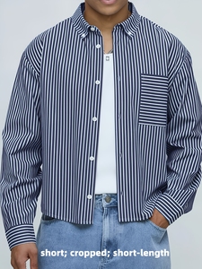Magliette Casual da <span class=keywords><strong>Uomo</strong></span> Personalizzate in Maglia <span class=keywords><strong>a</strong></span> Maniche Lunghe Oversize con Tasche Applicate <span class=keywords><strong>e</strong></span> Bottoni, <span class=keywords><strong>a</strong></span> <span class=keywords><strong>Righe</strong></span> Verticali <span class=keywords><strong>Blu</strong></span> <span class=keywords><strong>e</strong></span> Bianche, Modello Corto, per l'Autunno - Product Image 4