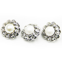 18MM 23MM 25MM Kancing Logam Bentuk Bunga Mutiara Lingkaran Berhias Berlian Imitasi Emas Kancing Logam untuk Mantel Kancing Logam untuk Pakaian