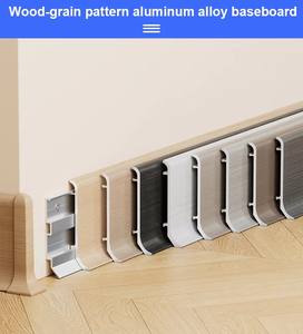 Plinthe en aluminium durable avec finition imitation bois réaliste pour la protection des sols et des murs intérieurs – Disponible - Product Image 5