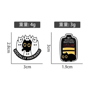 Spilla Smaltata 'Socially Awkward', Divertente 'La Mia Batteria Sociale è Scarica', Gioiello Cartoon, Regalo per Amici, Capodanno - Product Image 5