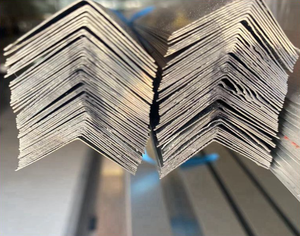 Direkt verkauf von L-förmigen <span class=keywords><strong>Aluminium</strong></span> winkeln ab Werk mit gleichen Seiten (10*10/15*15/20*20/25*25/30*30/40*40mm) - Product Image 6