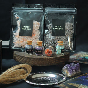 ชุดอุปกรณ์แม่มด 84 ชิ้น ประกอบด้วยหินคริสตัล สมุนไพร เทียน ของตกแต่งวิญญาณ ของขวัญฮาโลวีนสำหรับเพื่อน - Product Image 4