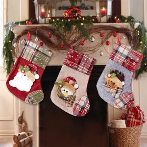 LONGSTAR Décoration de Noël Petites Chaussettes Père Noël Bonhomme de neige Chaussettes de cerf Chaussettes d'arbre de Noël Cadeaux suspendus Sacs cadeaux - Product Image 2