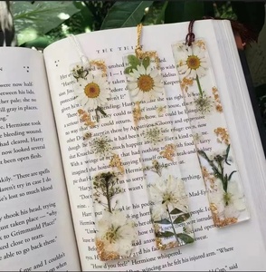 Marque-page en résine de vraie fleur séchée pour le bureau de l'école fournitures de librairie d'étudiant papeterie cadeau, marque de livre de fleur pressée artisanat - Product Image 4