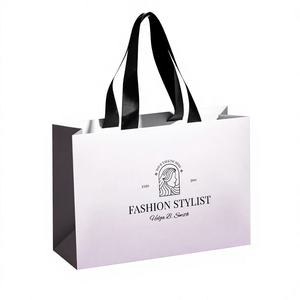 Sac shopping en papier blanc avec logo personnalisé pour styliste de mode, avec poignée en ruban, sac cadeau réutilisable imprimé offset de luxe - Product Image 1