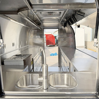 Remorque de style camion de nourriture mobile en acier inoxydable avec cuisine complète pour la Suisse, pour hot-dogs, collations, chips, café, glaces