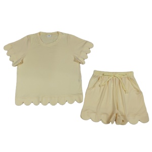 ชุดกางเกงขาสั้นผู้หญิงสีพื้นหลากสีสไตล์ลำลองสำหรับฤดูร้อน ระบายอากาศได้ดี ขอบระบายแบบสแกลลอป ผ้าฝ้าย ดีไซน์ใหม่จากบูติก - Product Image 1