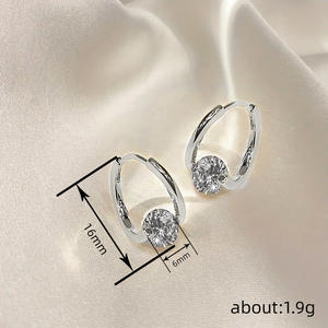 Orecchini a Cerchio E3863 in Oro Bianco con Cristalli Rotondi, Gioielli Classici da Donna - Product Image 6