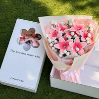 Boîte cadeau personnalisée en carton ondulé pour fleurs artificielles avec poignée, idéale pour anniversaires, avec logo en relief
