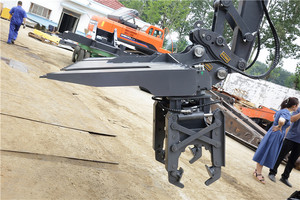 Changeur de traverses personnalisable pour excavatrice, pour la remplacement des traverses de voies ferrées et publiques - Product Image 5