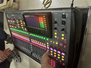 Console de mixage numérique Behringer X32 40 entrées 25 bus avec préamplis <span class=keywords><strong>MIDAS</strong></span> pour tournée de concerts en direct - Product Image 4