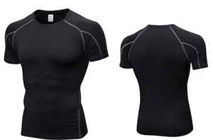 Essentiel pour la salle de sport |   T-shirt de sport pour homme, respirant et à séchage rapide |   Tissu anti-transpiration, garde au frais toute la journée - Product Image 2