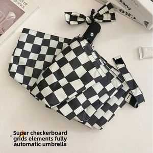Parapluie rétro français automatique à motif damier, populaire sur Xiaohongshu, avec revêtement noir en vinyle, protection solaire, idéal pour les voyages, vente en gros - Product Image 1