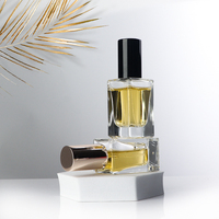 Flacon de parfum carré en verre C410 de 15 ml le plus populaire avec pulvérisateur à pompe, finition sérigraphiée or, argenté, noir et boîte