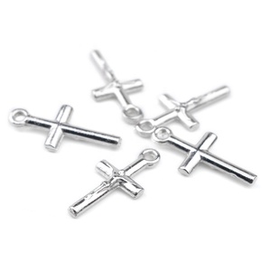 Pendentif croix plaqué argent 21x11mm en alliage de zinc, breloque religieuse pour bracelet ou collier de chapelet - Product Image 1