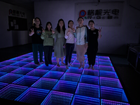 Piste de danse LED à effet miroir infini 3D 50x50cm, assemblage magnétique, effet abysse RGB pour mariage, boîte de nuit, fête, location de scène