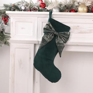 Nouvelles chaussettes de Noël en velours avec nœud décoratif 2026 pour la décoration de fêtes de famille, sacs cadeaux à suspendre à l'arbre de Noël pour bonbons - Product Image 5