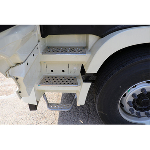 Foton 470 HP 8x4 Concrete Pump Truck Extensive Distribution <b>Range</b> Ideal for Major Real Estate Developments Concrete Mixer Truck - Product Image 6