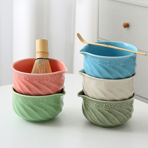 Ensemble de thé matcha japonais personnalisé avec logo, bol en céramique avec bec verseur, fouet en bambou (Chasen), support Chashaku, tamis pour cérémonie du thé, cadeau - Product Image 3