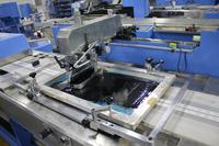 Rouleau de machine d'impression d'écran de ruban à grande vitesse à rouler l'équipement d'impression multicolore pour la bande de sangle de polyester de nylon de satin