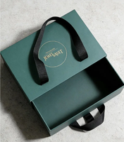 Boîte à tiroir de luxe personnalisée pour emballage de bijoux (colliers) avec insert en EVA, ruban de tirage, logo en relief, boîte cadeau haut de gamme écologique