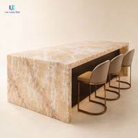 Comptoir en onyx rouge translucide Luca |   Table de réception Dragon Jade Vein Island, polie et rétroéclairée, pour villa de luxe, sur mesure