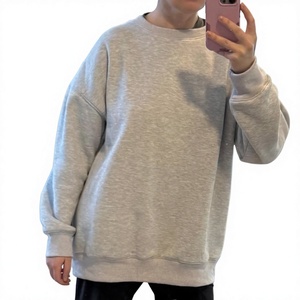 เสื้อสเวตเชิ้ตคอกลมดีไซน์เรียบง่าย สวมใส่สบายด้วยเนื้อผ้านุ่ม ให้ความสบายตลอดวัน เหมาะสำหรับการสวมใส่แบบลำลองในทุกโอกาส - Product Image 1