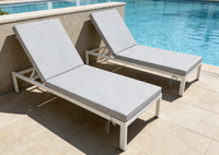 Chaise longue d'extérieur en aluminium Yoshen avec dossier réglable et coussin imperméable pour piscine/patio