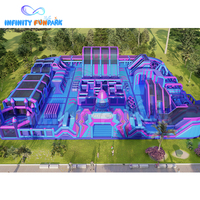 38.5x38.5m Mega Blue Purple Parc à thème gonflable Free Design100 + Modules de jeu Extreme Park