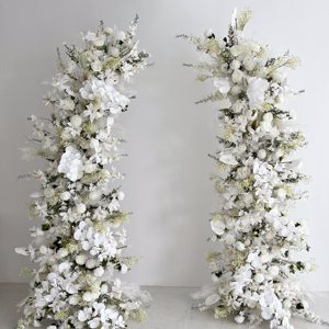 Arco de boda elegante con decoración de hierro en forma de cuerno de <span class=keywords><strong>vaca</strong></span>, simulación de flores, follaje y arreglos de flores blancas. - Product Image 5
