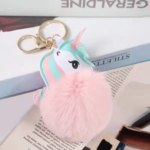 Vente en gros de <span class=keywords><strong>porte</strong></span>-clés licorne <span class=keywords><strong>pompon</strong></span> moelleux mignon <span class=keywords><strong>porte</strong></span>-clés pendentif voiture en peluche créative accessoires - Product Image 3