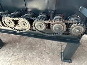 鉱山鉱石や土工廃材の選別における低エネルギー消費のためのギアボックスとベアリングを備えたモバイルリニア土石分離機 - Product Image 4