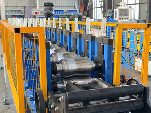 Machine de pliage à froid pour profilés de porte en acier galvanisé en relief, <span class=keywords><strong>volet</strong></span> roulant, latte de porte, prix d'usine de matériaux de construction - Product Image 2
