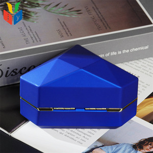 Sang trọng tam giác kim Cương hộp Mặt dây chuyền với ánh sáng LED màu xanh sơn hộp đồ trang sức nhung đen đồ trang sức đóng gói - Product Image 3